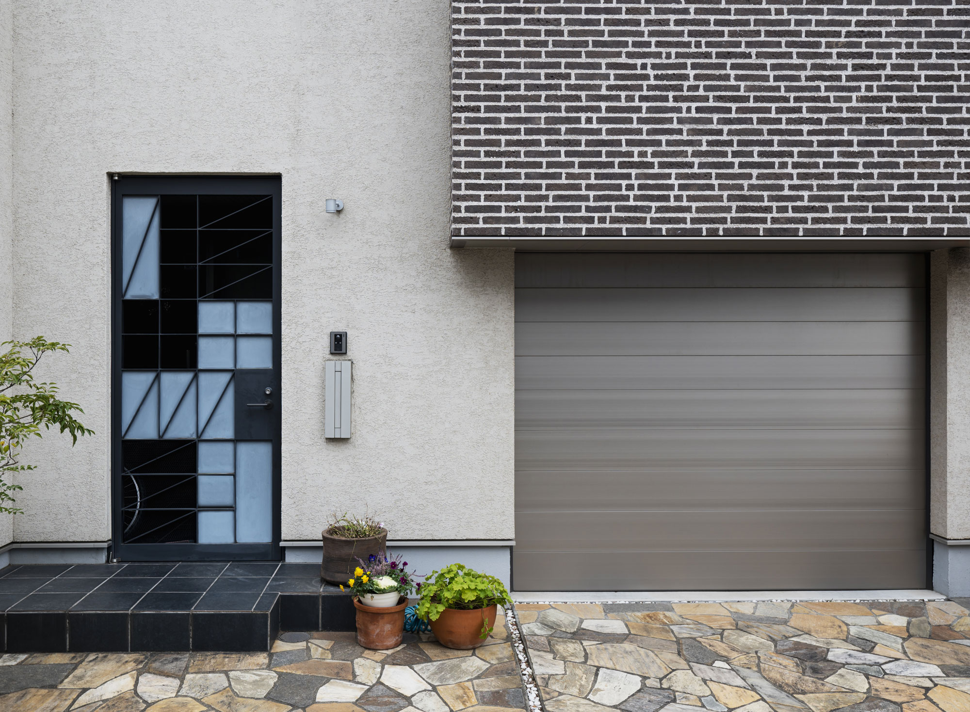 Gate-door combination